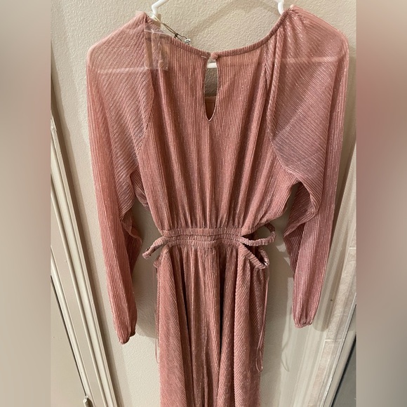 Gypsy At Heart Plisse Side Cutout Maxi Dress - Rose - Extra Small (Never worn!) - Picture 4 of 4